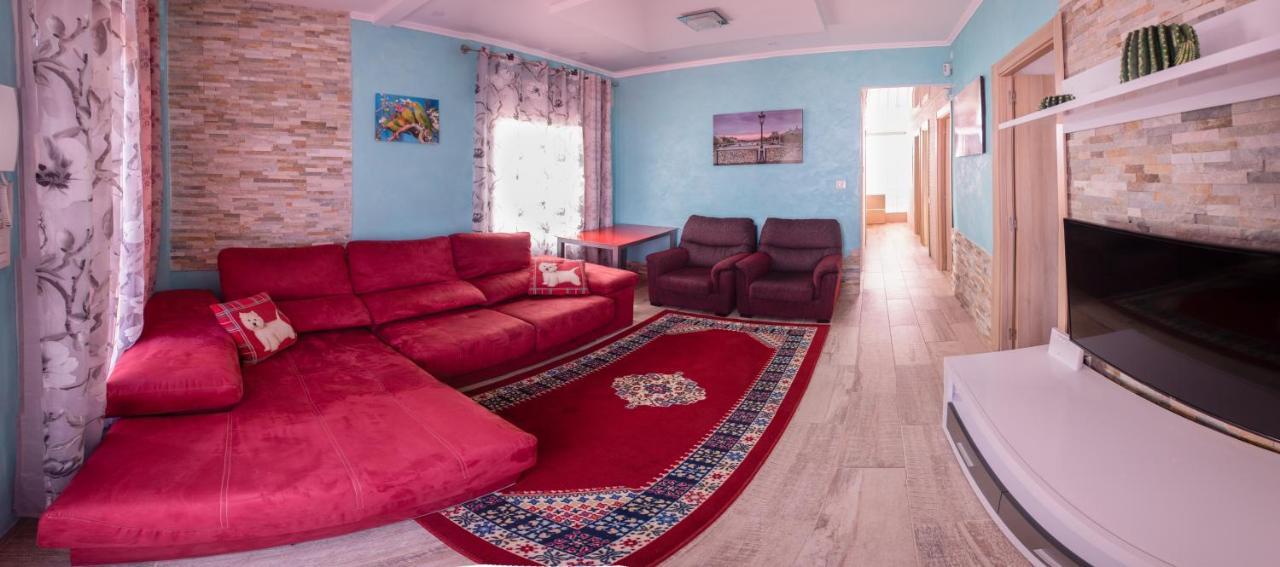 Villa Maria Салоу Екстериор снимка