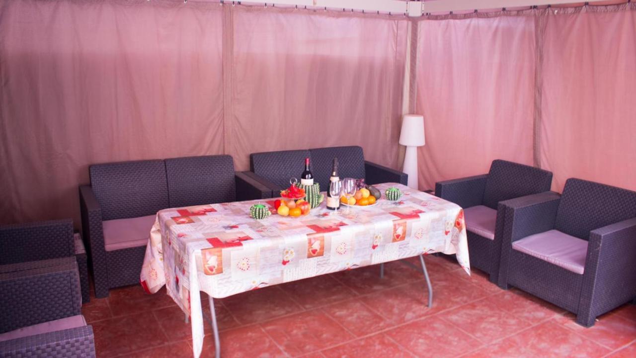Villa Maria Салоу Екстериор снимка